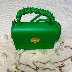 Green crossbody bag